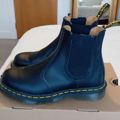 Dr Martens Chelsea Boots (size 4)