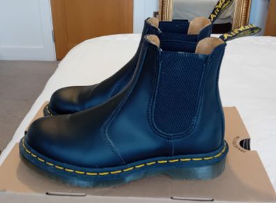 Dr Martens Chelsea Boots (size 4)