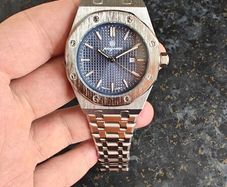 Stylish Blue Textured Dial Stainless Steel Quartz Watch