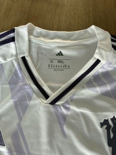 Manchester United 2025/26 Away adidas Shirt XL