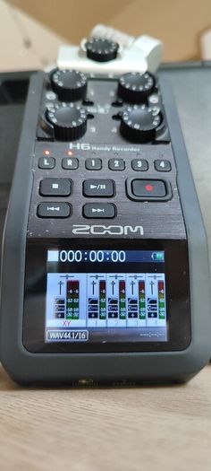 Zoom H6 Portable Handy Recorded with MSH-6 and XYH-6 microphones