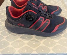 Golf shoes