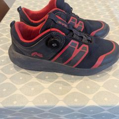 Golf shoes