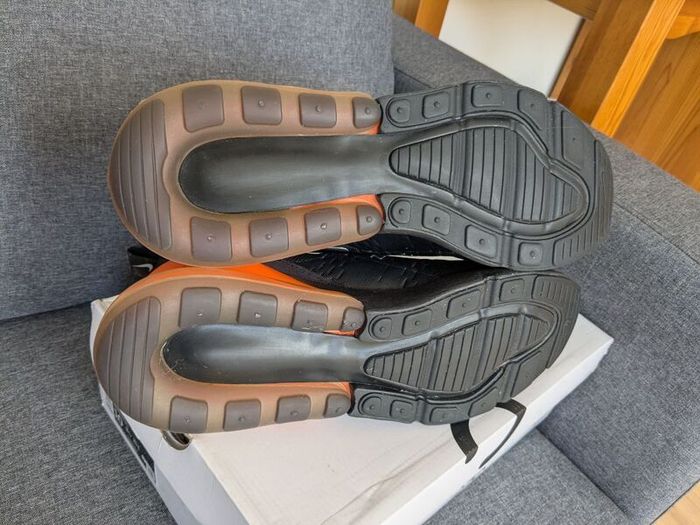Nike Air Max 270 Size 9