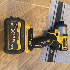 Dewalt drill  dcf840 with 6 amp battery