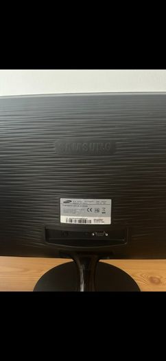Lenovo ThinkCentre M700 PC i5 + 22" Samsung Monitor + Keyboard