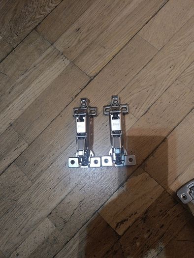 Kitchen wardrobe 180 degree hinges non softclose
