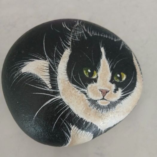 Handpainted cat on stone 1993