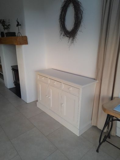 sideboard