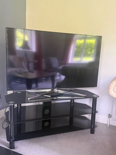 Samsung 48-inch TV (Model: UE48H4200AK)