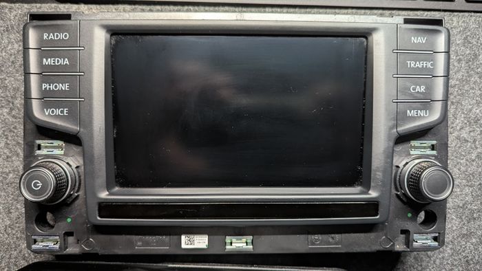 VW Passat B8 (3G) 6.5-Inch Infotainment Screen / Display Unit