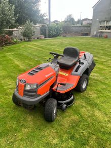 Ride on lawnmower