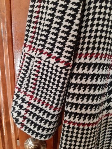 Ladies Winter Check coat Size 16 Oasis