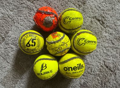 Dog balls/sliotars