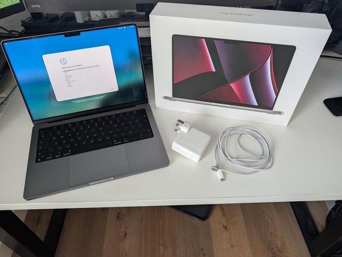 Macbook Pro 14-inch M2 Pro, 32gb Ram, 512gb Ssd
