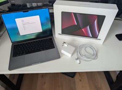 Macbook Pro 14-inch M2 Pro, 32gb Ram, 512gb Ssd