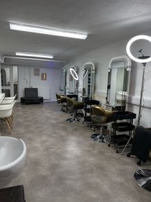 Beauty Salon Hairdresser Chair & Nail Station for Rent Dublin