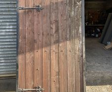 Side Gate