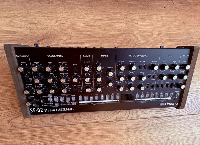 Roland SE02