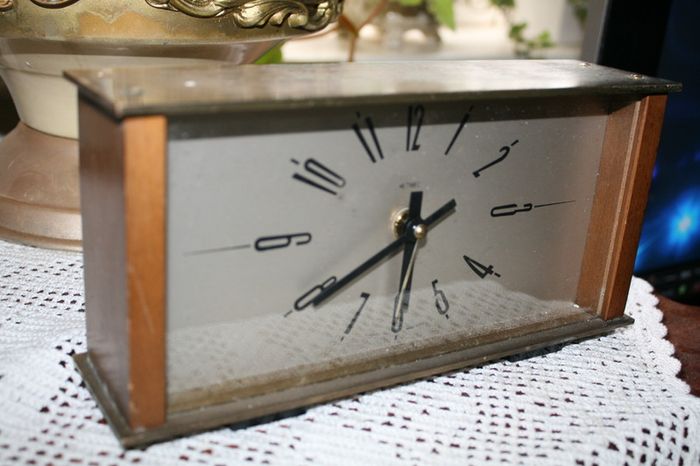 Vintage Metamec electric clock