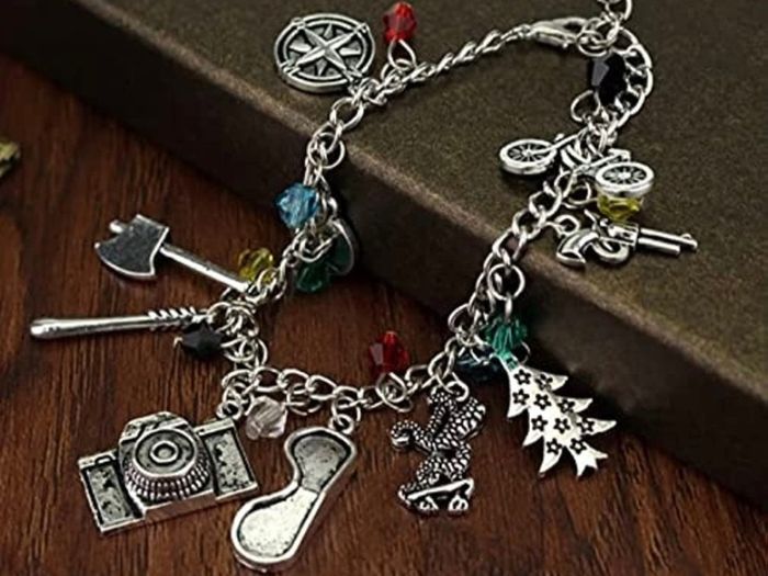 Stranger Things Shiny Charm Bracelet Movie Inspired Cosplay Jewelry (FREE POSTAGE)