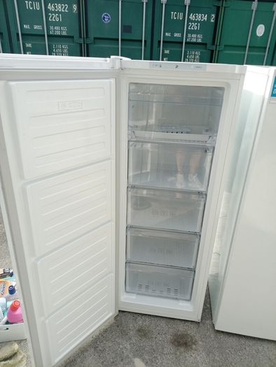 Fridge & freezer