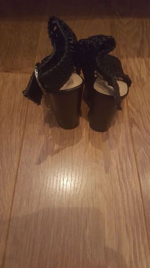 Ladies shoes