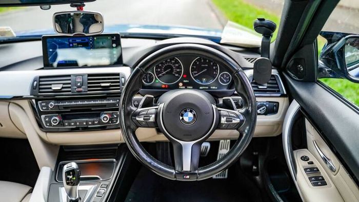 2016 Bmw 3-series 330e High Spec, low kms