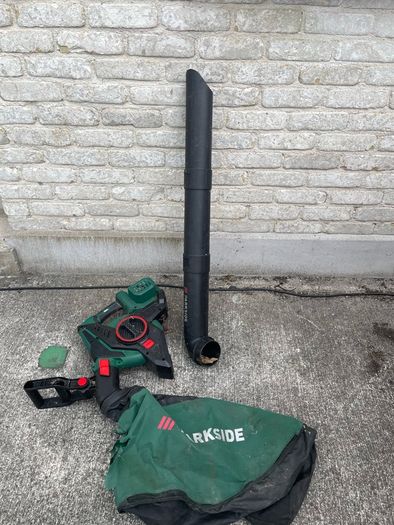 Leaf blower