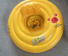 Baby flotation device