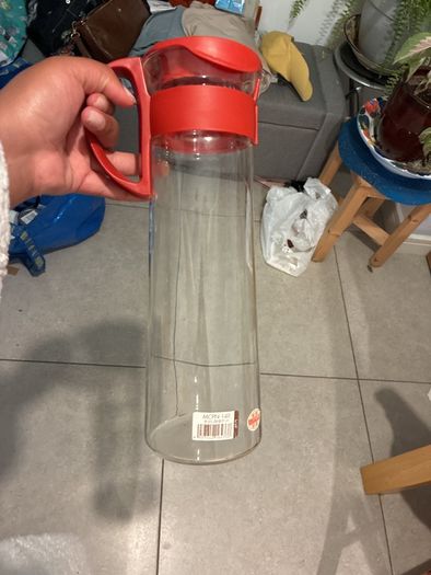 1 Litre glass jug with plastic handle and lid