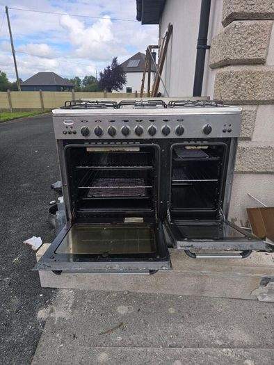 Beumatic Freestanding 90cm dual-fuel cooker