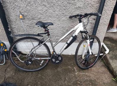 Carrera Crossfire 1 Ladies Hybrid Bike. Very good Condition.