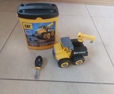 CAT Machine Maker Service Vechicle