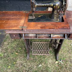 Vintage singer sewing machine