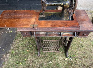 Vintage singer sewing machine