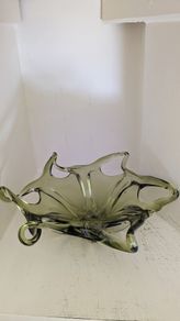 Decorative glass bowl