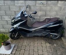 Piaggio X10