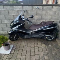 Piaggio X10