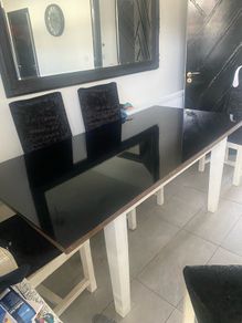 table and 6 chairs