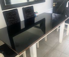 table and 6 chairs
