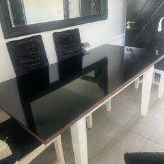 table and 6 chairs