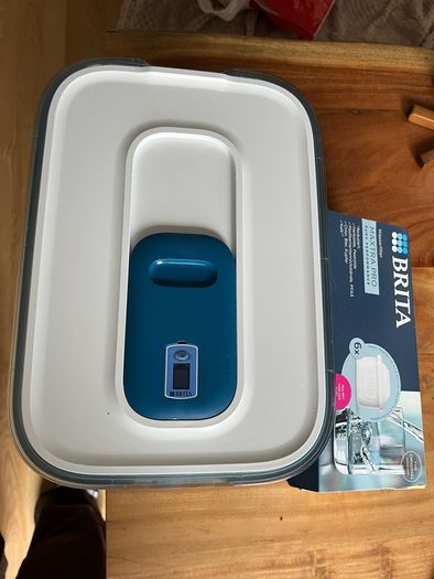 Brita Flow 8.2L water filter tank + 5 new MAXTRA PRO filters