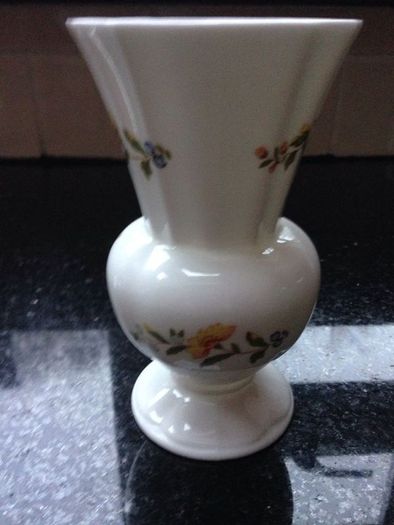 Aynsley Cottage Garden vase