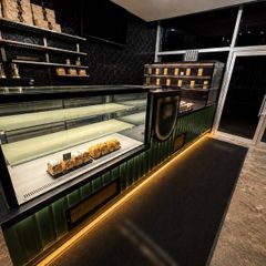 Custom Made Heated food and pastry display counter