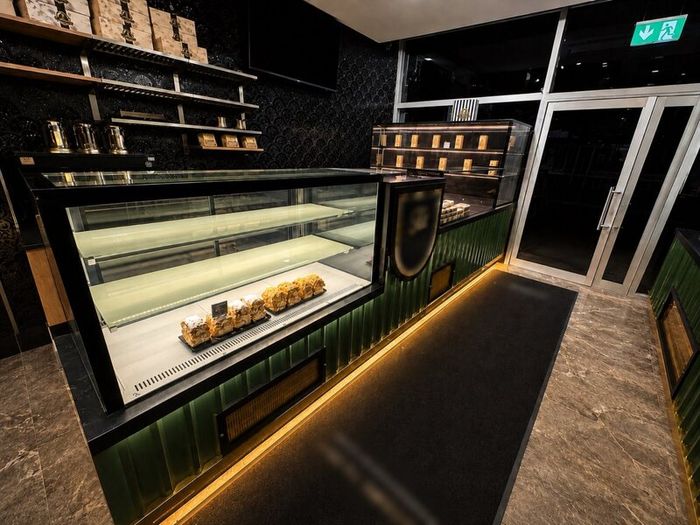 Custom Made Heated food and pastry display counter