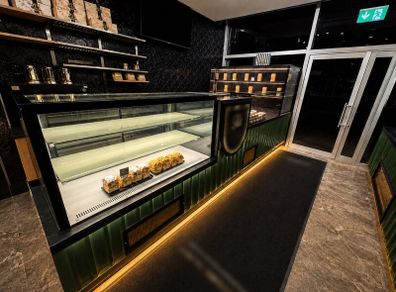 Custom Made Heated food and pastry display counter