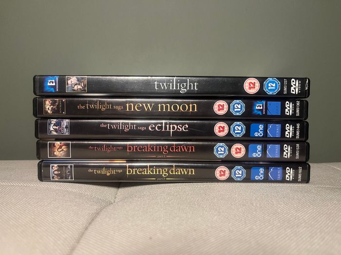 Twilight Saga Complete 5 Movie DVD Collection