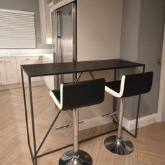 breakfast bar and chairs