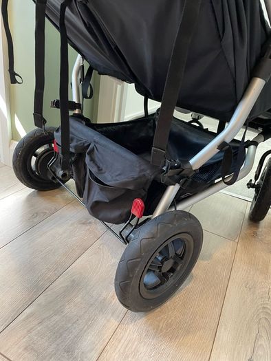 Mountain buggy duet with newborn carry cot and buggy board, complete set for 3 children